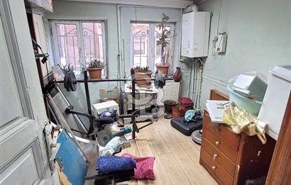 Samatya'da Deniz Manzaralı, 4 Katlı Satılık Bina. 2. Derece Tarihi Eser