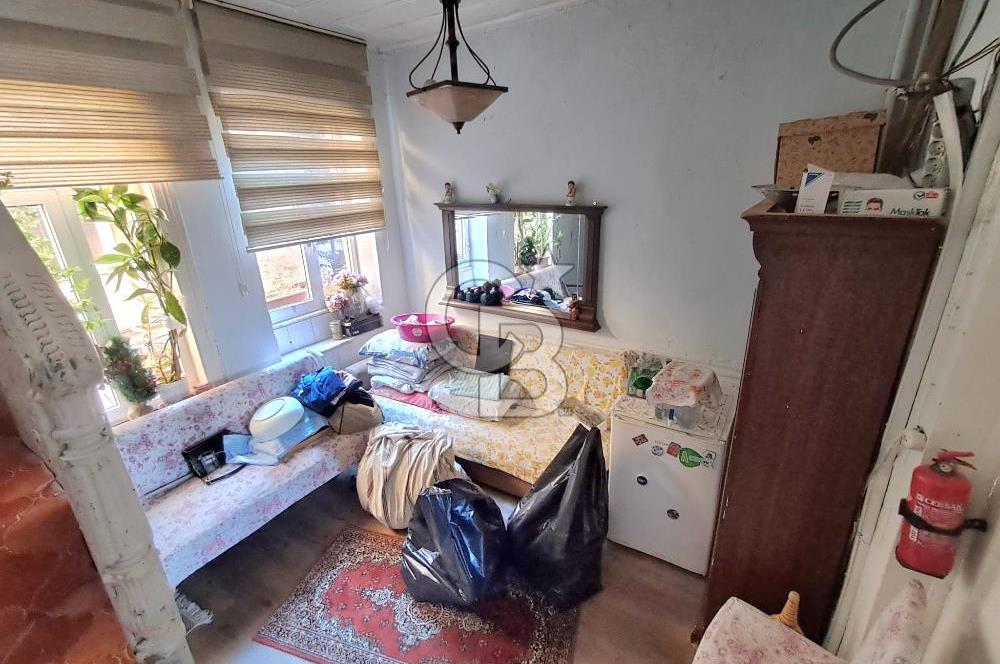 Samatya'da Deniz Manzaralı, 4 Katlı Satılık Bina. 2. Derece Tarihi Eser