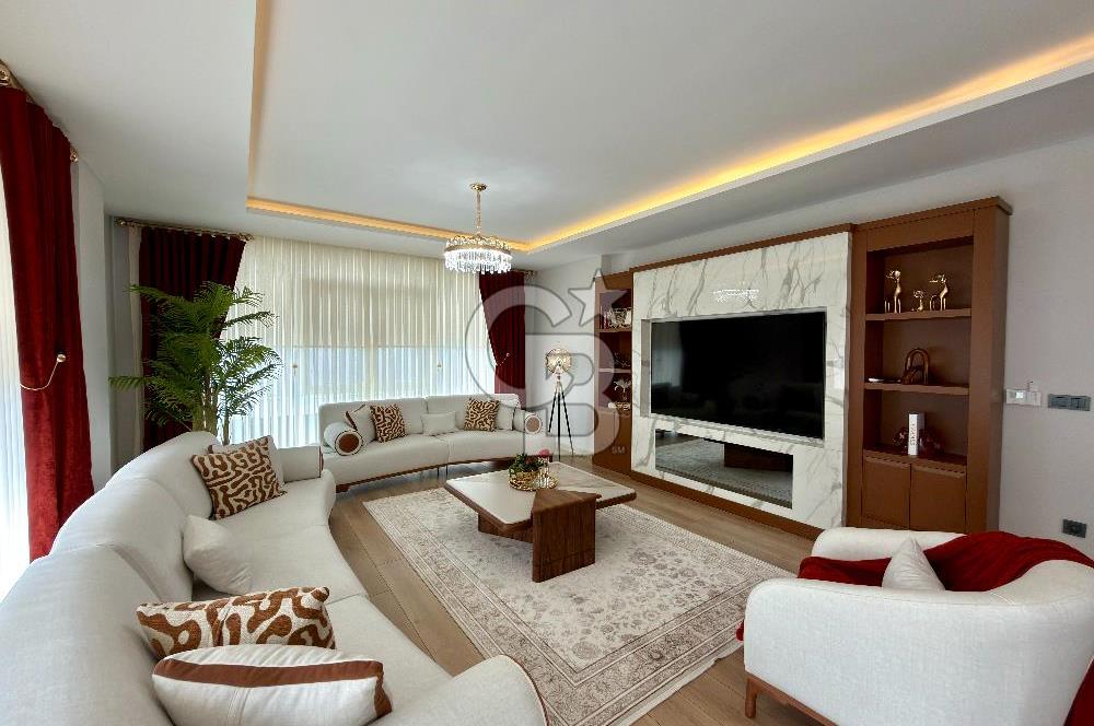 Büyükçekmece Satılık Deniz Manzaralı Havuzlu 7+2 Müstakil Villa