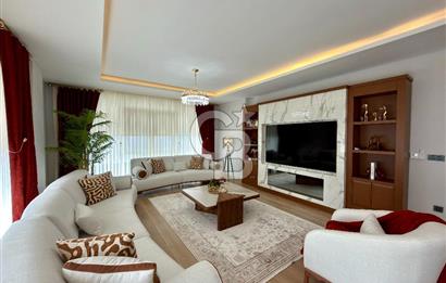 Büyükçekmece Satılık Deniz Manzaralı Havuzlu 7+2 Müstakil Villa