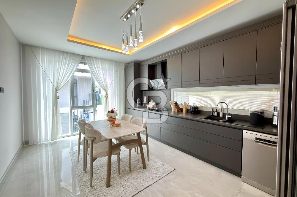 Büyükçekmece Satılık Deniz Manzaralı Havuzlu 7+2 Müstakil Villa