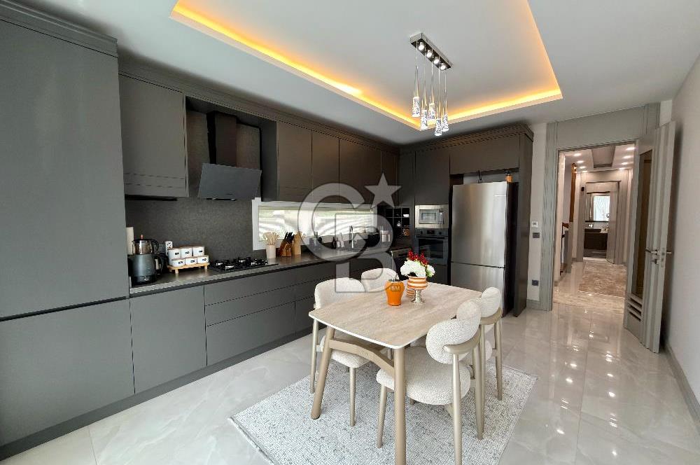 Büyükçekmece Satılık Deniz Manzaralı Havuzlu 7+2 Müstakil Villa
