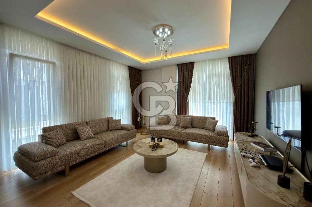 Büyükçekmece Satılık Deniz Manzaralı Havuzlu 7+2 Müstakil Villa