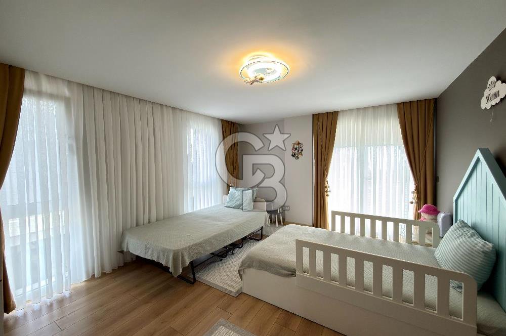 Büyükçekmece Satılık Deniz Manzaralı Havuzlu 7+2 Müstakil Villa