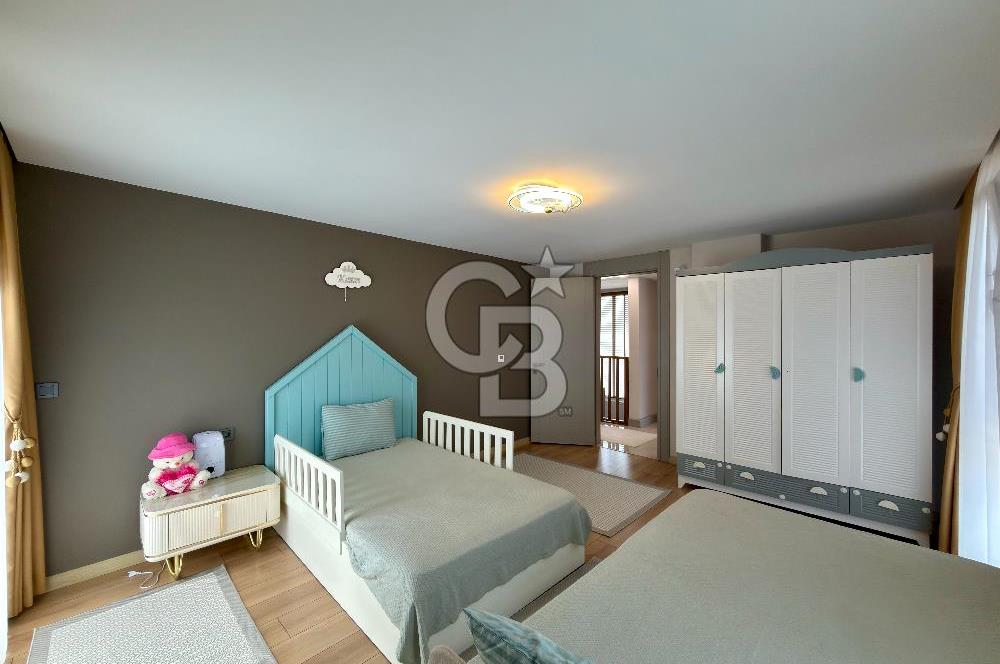 Büyükçekmece Satılık Deniz Manzaralı Havuzlu 7+2 Müstakil Villa