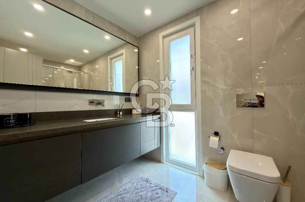 Büyükçekmece Satılık Deniz Manzaralı Havuzlu 7+2 Müstakil Villa