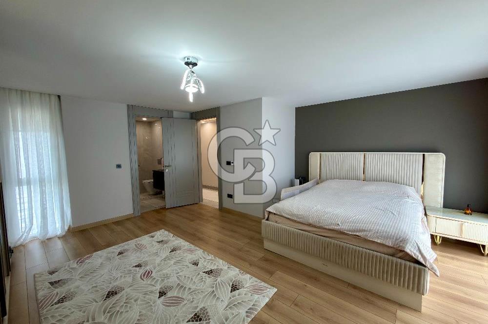 Büyükçekmece Satılık Deniz Manzaralı Havuzlu 7+2 Müstakil Villa
