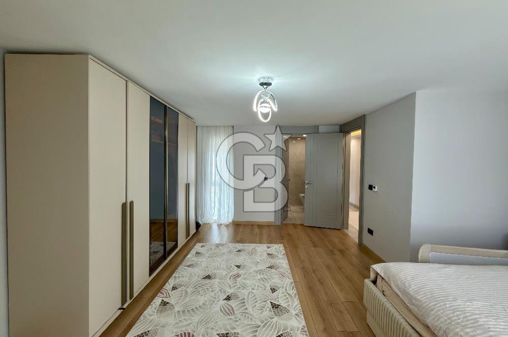 Büyükçekmece Satılık Deniz Manzaralı Havuzlu 7+2 Müstakil Villa