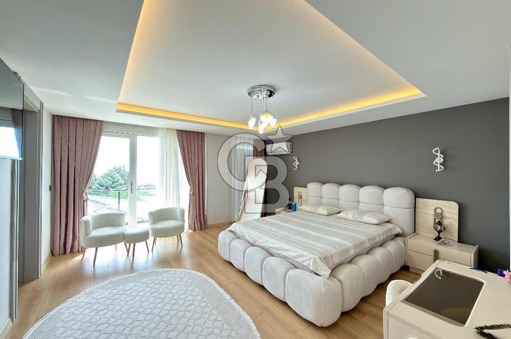 Büyükçekmece Satılık Deniz Manzaralı Havuzlu 7+2 Müstakil Villa