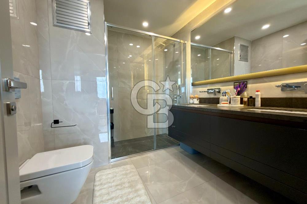 Büyükçekmece Satılık Deniz Manzaralı Havuzlu 7+2 Müstakil Villa