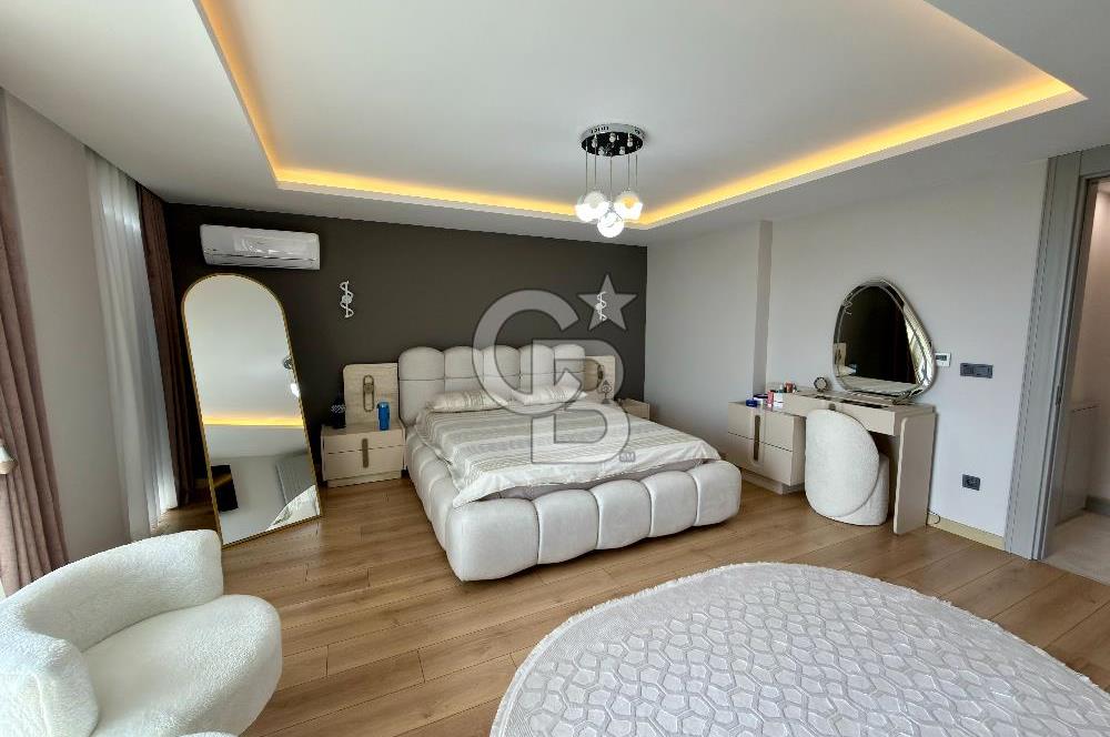 Büyükçekmece Satılık Deniz Manzaralı Havuzlu 7+2 Müstakil Villa