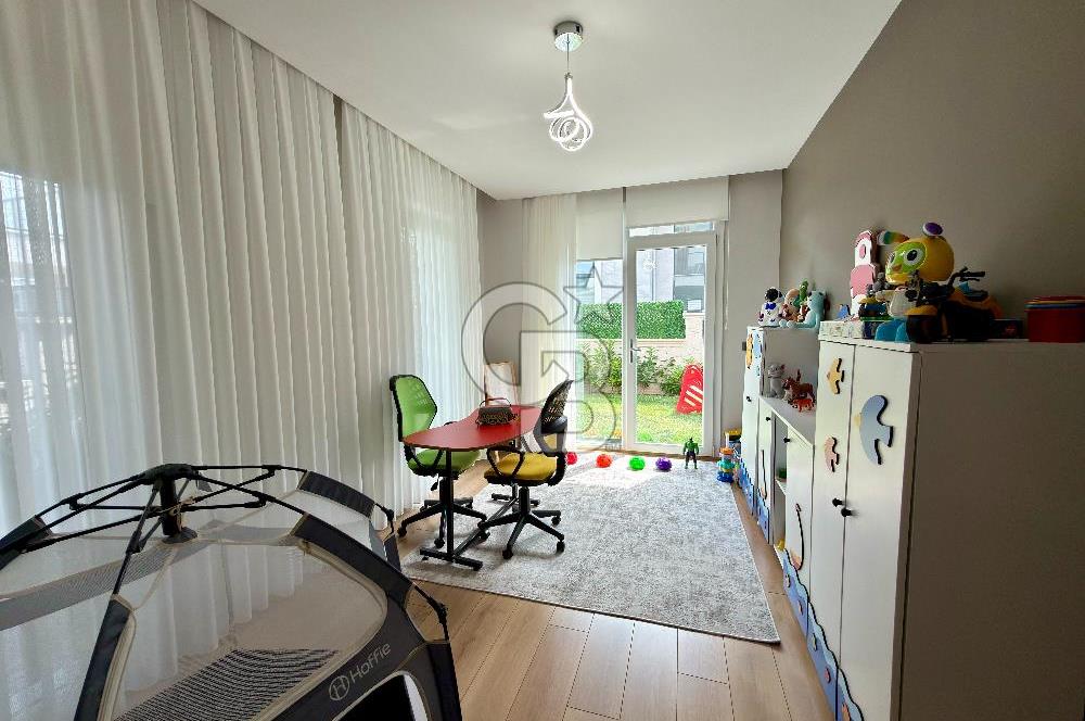 Büyükçekmece Satılık Deniz Manzaralı Havuzlu 7+2 Müstakil Villa