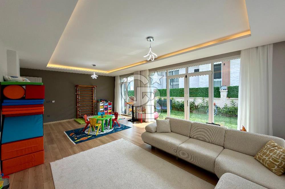 Büyükçekmece Satılık Deniz Manzaralı Havuzlu 7+2 Müstakil Villa