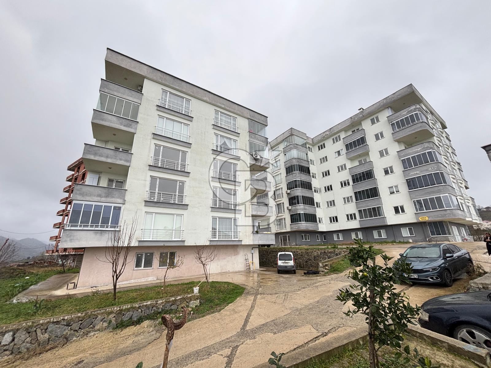 ÇUKURÇAYIR'DA 3+1 SİTE İÇERİSİNDE SATILIK DAİRE