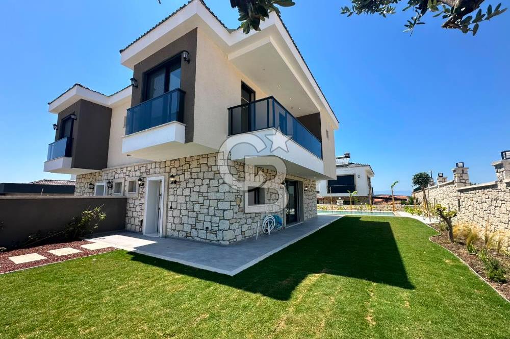 ÇEŞME REİSDERE ÖZEL HAVUZLU SATILIK 3+1 LÜKS VİLLA