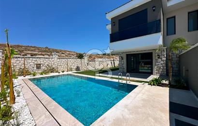 ÇEŞME REİSDERE ÖZEL HAVUZLU SATILIK 3+1 LÜKS VİLLA