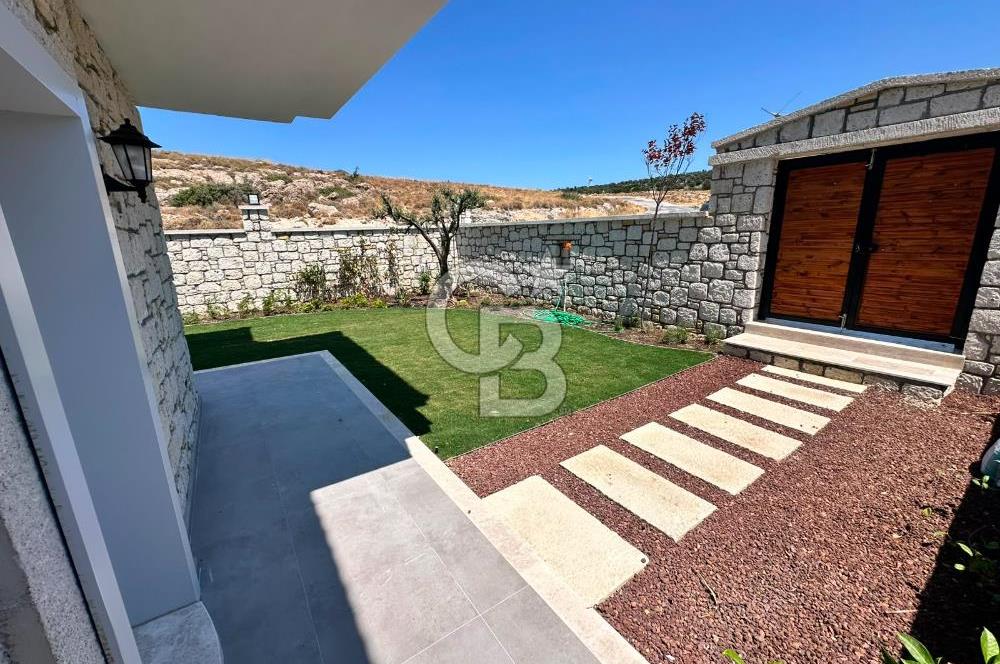 ÇEŞME REİSDERE ÖZEL HAVUZLU SATILIK 3+1 LÜKS VİLLA