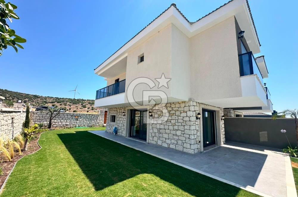 ÇEŞME REİSDERE ÖZEL HAVUZLU SATILIK 3+1 LÜKS VİLLA