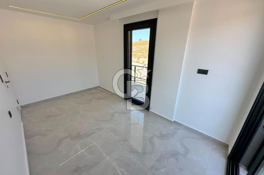ÇEŞME REİSDERE ÖZEL HAVUZLU SATILIK 3+1 LÜKS VİLLA