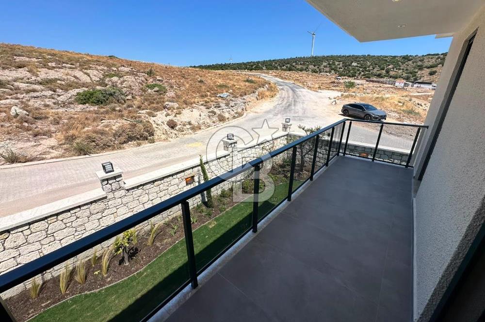 ÇEŞME REİSDERE ÖZEL HAVUZLU SATILIK 3+1 LÜKS VİLLA