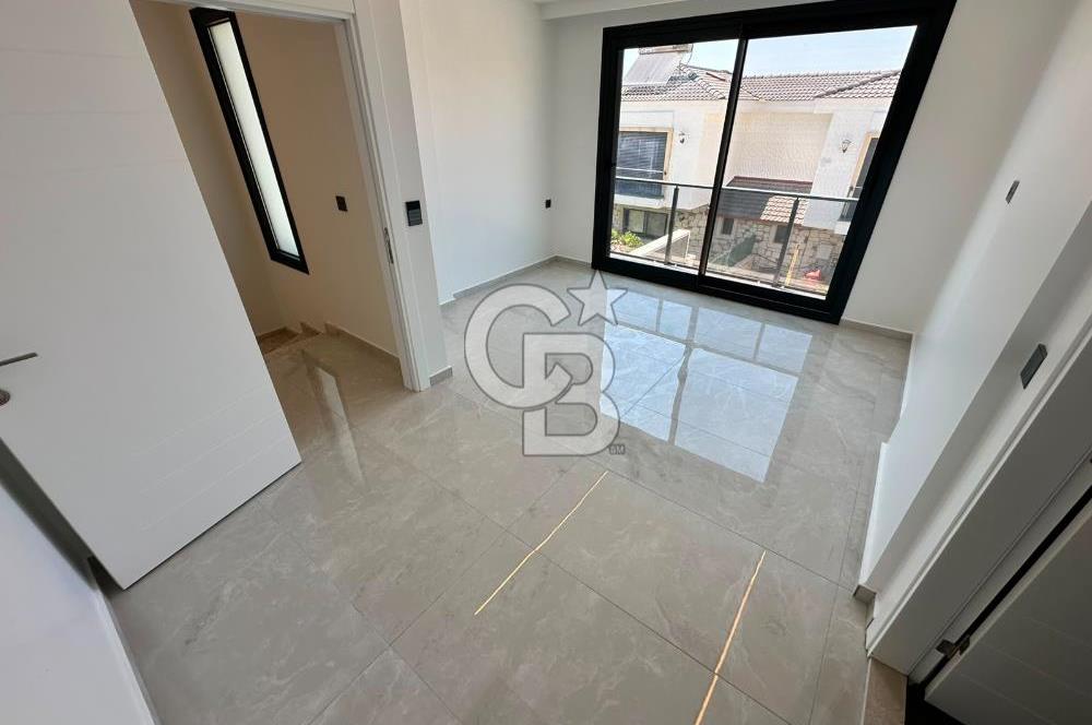ÇEŞME REİSDERE ÖZEL HAVUZLU SATILIK 3+1 LÜKS VİLLA