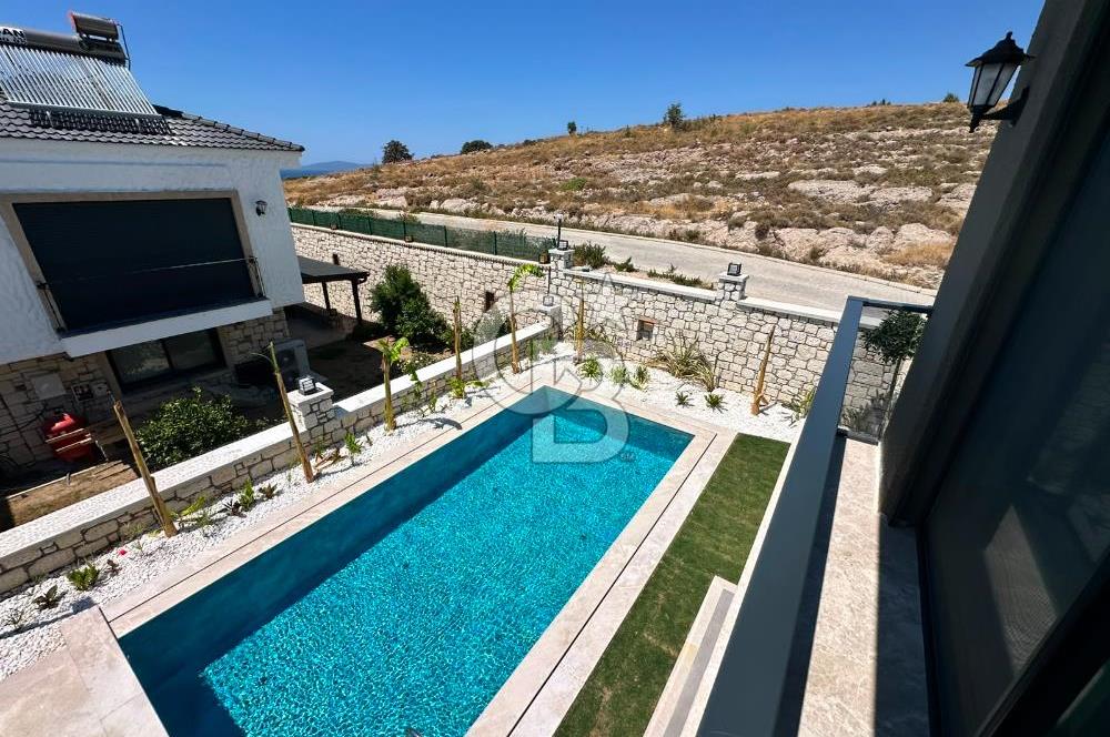 ÇEŞME REİSDERE ÖZEL HAVUZLU SATILIK 3+1 LÜKS VİLLA