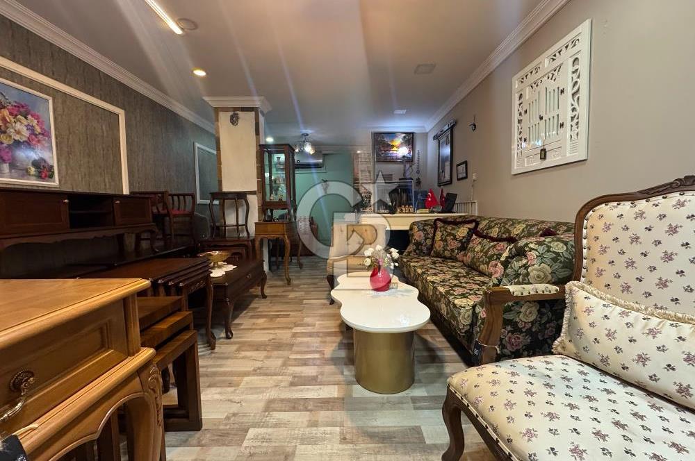 Karşıyaka Çarşı Eshot Sokağı Satılık Dükkan