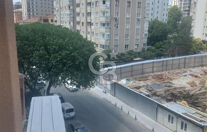 BOSTANCIDA ÇOK MERKEZİ KONUMDA- 125 M2- 3+1- KOMBİLİ- BALKONLU