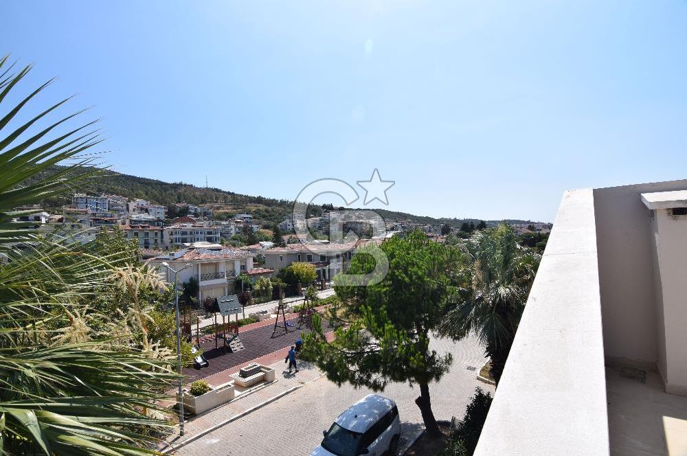 Narlıdere Limanreis Bahçe ve Teraslı Satılık Triplex 4+1 Villa