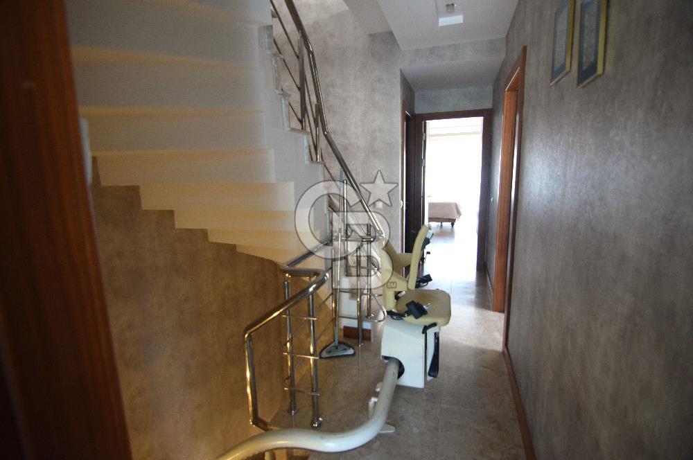 Narlıdere Limanreis Bahçe ve Teraslı Satılık Triplex 4+1 Villa