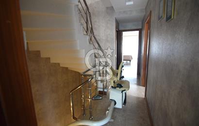 Narlıdere Limanreis Bahçe ve Teraslı Satılık Triplex 4+1 Villa