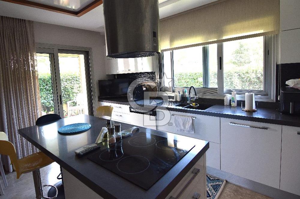 Narlıdere Limanreis Bahçe ve Teraslı Satılık Triplex 4+1 Villa
