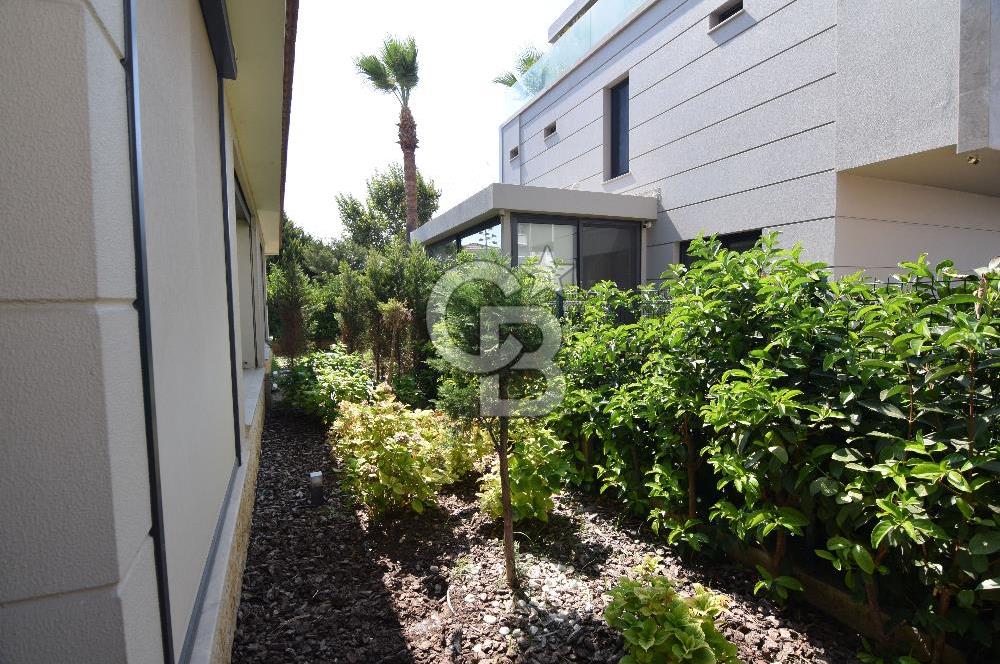 Narlıdere Limanreis Bahçe ve Teraslı Satılık Triplex 4+1 Villa