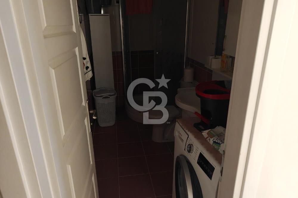 Güngören Merkezde Satılık 2+1 Balkonlu Boş Daire