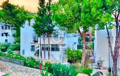 Bodrum Torba Satılık 4+2 Deniz Manzaralı Dubleks Villa