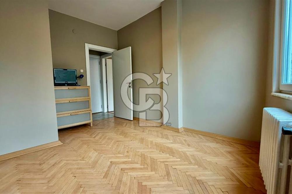 SUADİYEDE BAĞDAT CADDESİNE YAKIN, FERAH 3+1 KİRALIK DAİRE