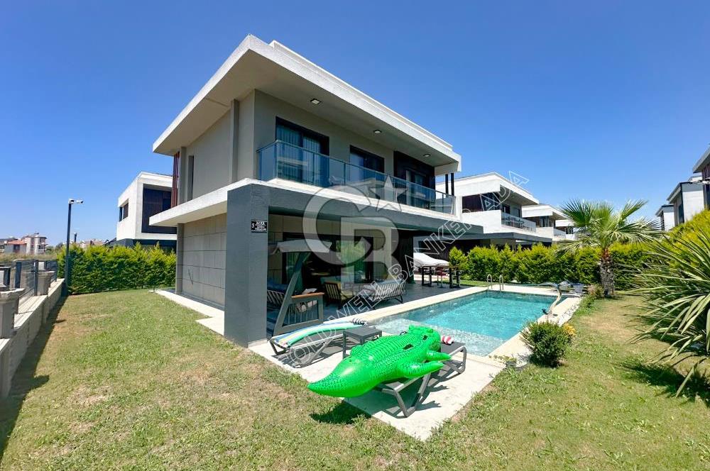 Kuşadası Güzelçamlı'da Özel Havuzlu, 3+1 Müstakil Villa
