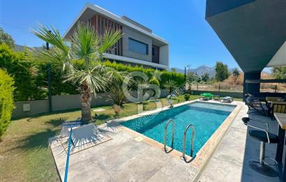 Kuşadası Güzelçamlı'da Özel Havuzlu, 3+1 Müstakil Villa