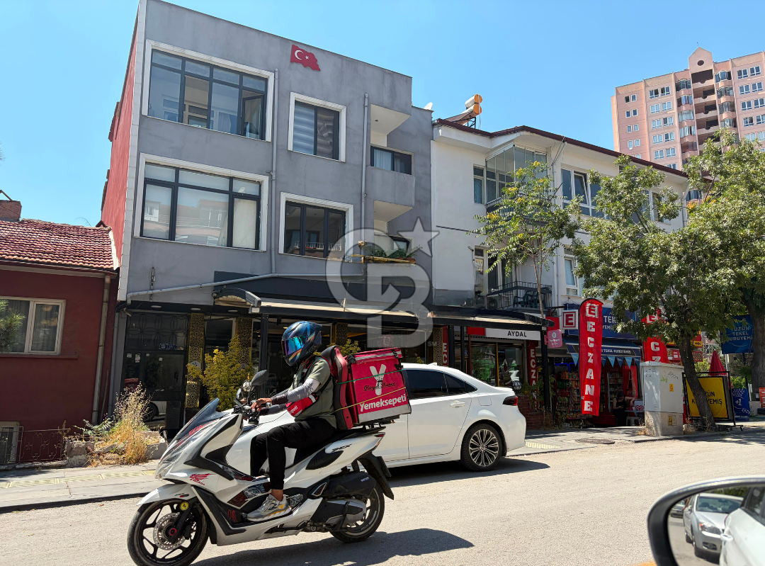 ESENTEPE RAGIP TÜZÜN CAD. 250M² SATILIK DÜKKANFavorilerime EkleYazdırFacebook ile paylaş X ile paylaş E-posta ile gönder