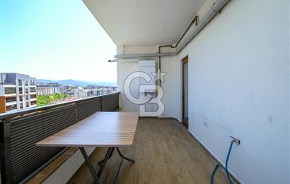 Özgür Park Sitesi'nde Podyum Park'a Yakın Teraslı 5+1 Satılık