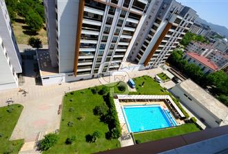 Özgür Park Sitesi'nde Podyum Park'a Yakın Teraslı 5+1 Satılık - 12 - 359643