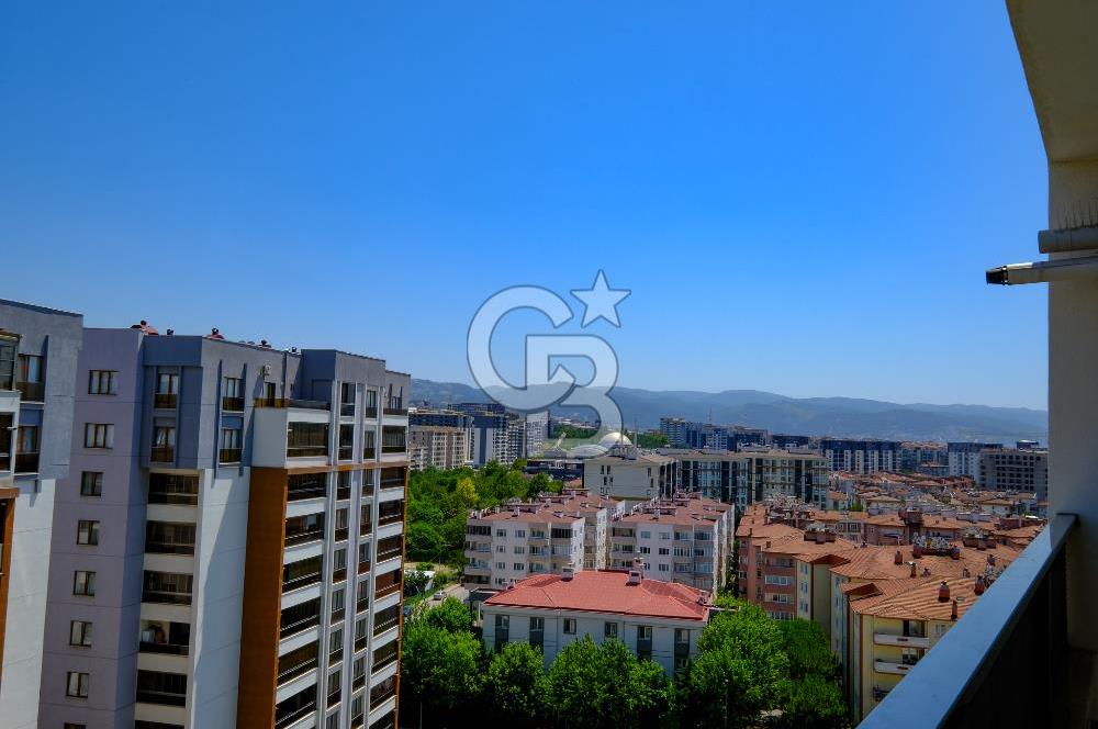 Özgür Park Sitesi'nde Podyum Park'a Yakın Teraslı 5+1 Satılık