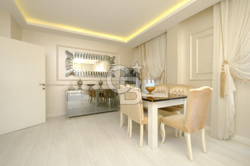 Özgür Park Sitesi'nde Podyum Park'a Yakın Teraslı 5+1 Satılık
