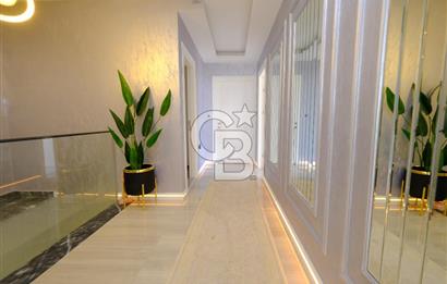 Özgür Park Sitesi'nde Podyum Park'a Yakın Teraslı 5+1 Satılık