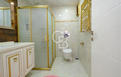 Özgür Park Sitesi'nde Podyum Park'a Yakın Teraslı 5+1 Satılık