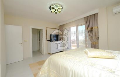 Özgür Park Sitesi'nde Podyum Park'a Yakın Teraslı 5+1 Satılık