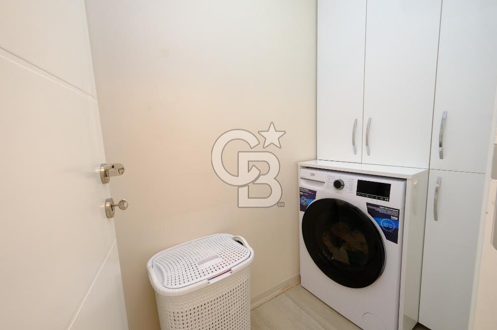 Özgür Park Sitesi'nde Podyum Park'a Yakın Teraslı 5+1 Satılık