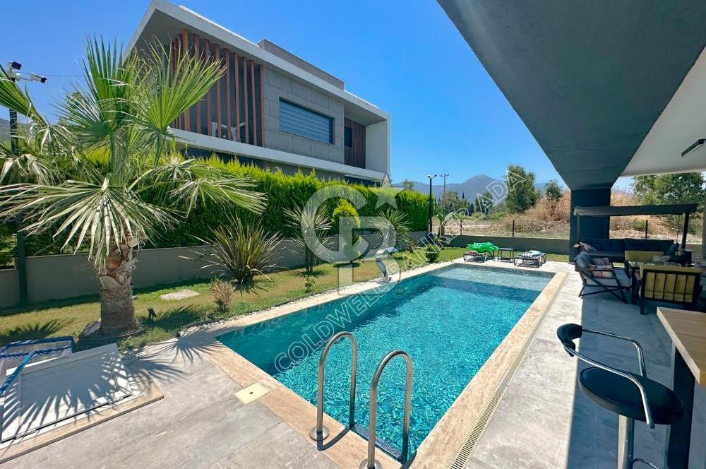Kuşadası Güzelçamlı'da Özel Havuzlu, 3+1 Müstakil Villa