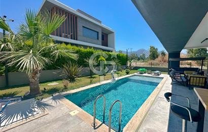 Kuşadası Güzelçamlı'da Özel Havuzlu, 3+1 Müstakil Villa
