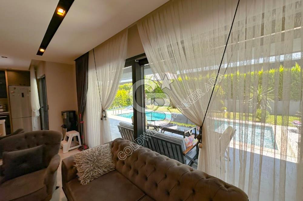 Kuşadası Güzelçamlı'da Özel Havuzlu, 3+1 Müstakil Villa